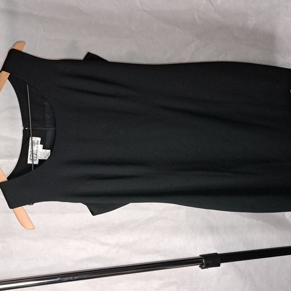 Womens dress - Picture 2 of 4